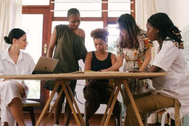 Compétences relationnelles : définition et exemples CV