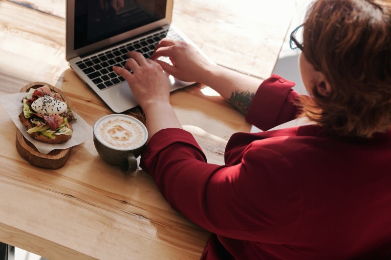Quelle couleur pour un CV ? Exemples et conseils 2025
