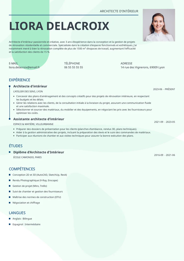exemple de CV architecte d'intérieur sur une colonne avec des formes organiques et des tons pastel