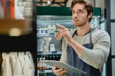 CV gestionnaire de stock : exemples et conseils 2025