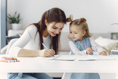 CV babysitting : +10 exemples pour un(e) garde d’enfants