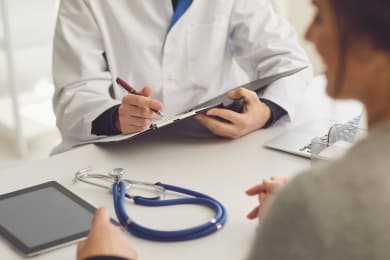 CV médecin : exemple généraliste et spécialiste 2025