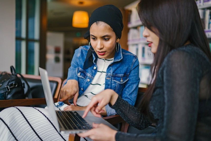 Comment faire un bon CV? Guide avec exemples 2025
