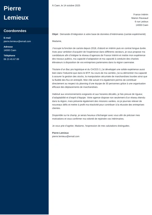Exemple de lettre de motivation de cariste expérimenté en intérim, présentée en deux colonnes avec une colonne latérale bleu foncé