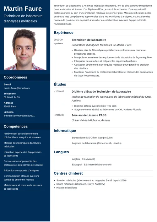 Exemple de CV technicien de laboratoire à deux colonnes, avec photo et colonne latérale bleu foncé