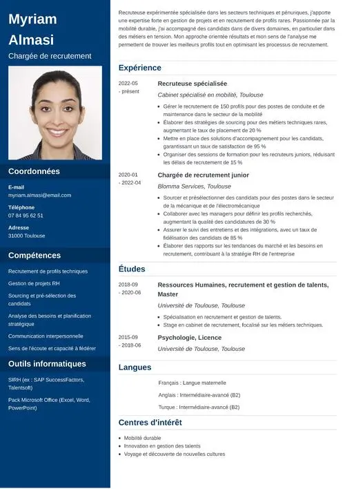 Exemple de CV de chargé de recrutement avec photo et colonne latérale bleu foncé