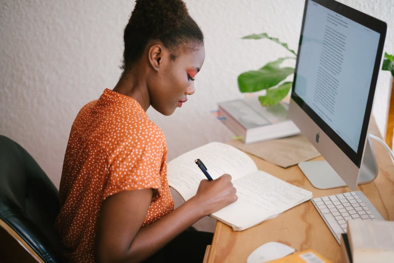 CV créatif : 21 exemples de CV à télécharger en 2024