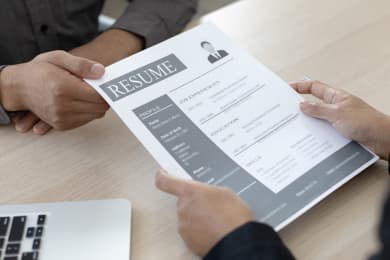 Références sur le CV : astuces pour bien les inclure
